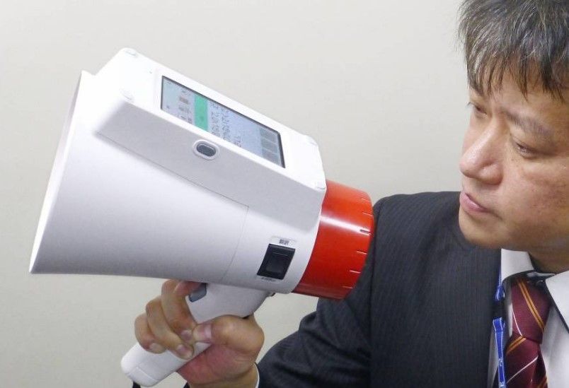 Crean megáfono que traduce a diferentes idiomas