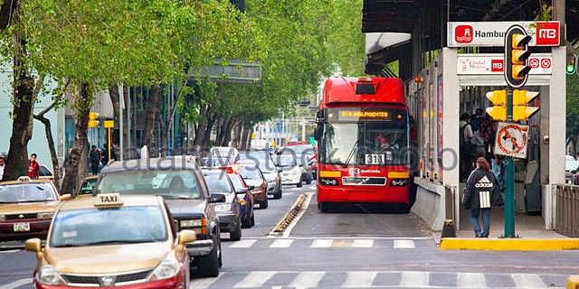 Cerrará estación Hamburgo del Metrobús por desfile navideño en Reforma