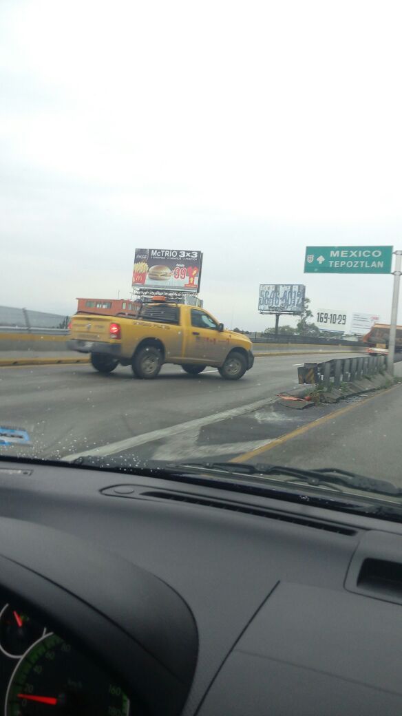 Vuelca pipa en Autopista México-Cuernavaca - mexico-cuernavaca-4