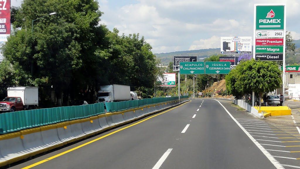 Restablecen circulación en la México-Cuernavaca tras caída de cables