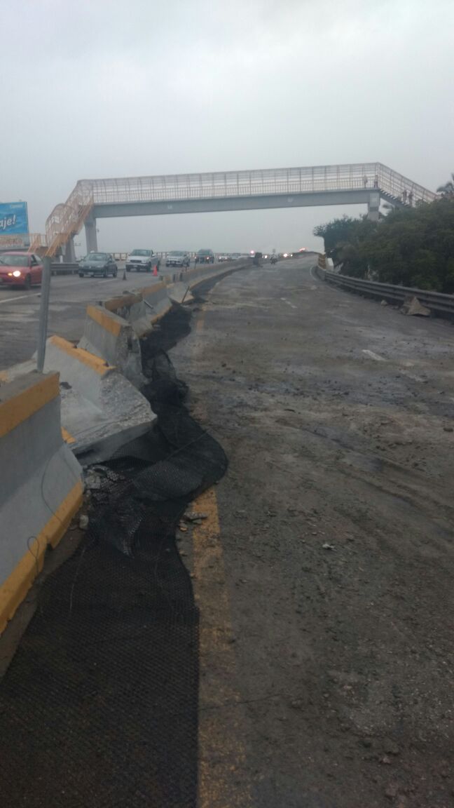 Vuelca pipa en Autopista México-Cuernavaca - mexico-cuernavaca