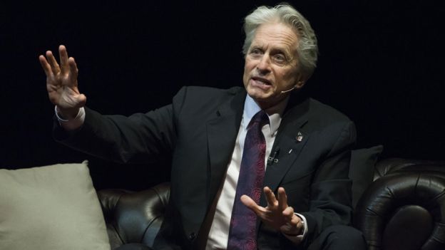 Val Kilmer desmiente a Michael Douglas y dice que no tiene cáncer - michael-douglas