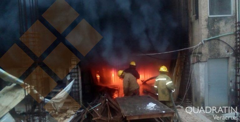 Incendio en oficinas del Palacio Municipal de Minatitlán - mina_alor_ok18nov_1-770x392