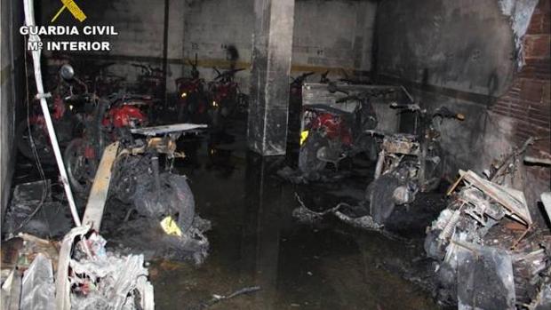 Hombre incendia 15 motos repartidoras para vengar a su novia - motos