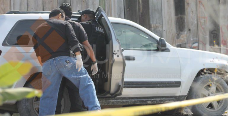 Ataque deja dos muertos y tres heridos en Chilpancingo - muertoscamioneta3