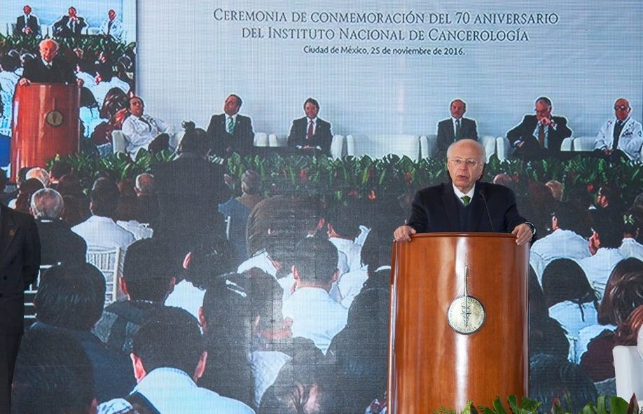 En 2015 murieron 216 personas al día por cáncer en México: Narro