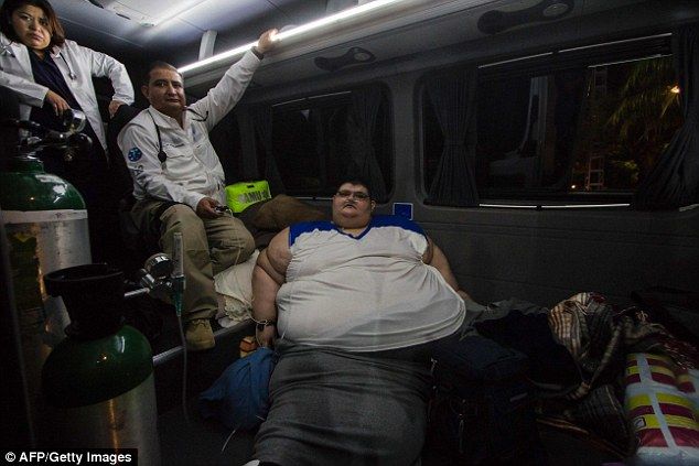 Trasladan a hombre de 500 kilos a Guadalajara para recibir tratamiento - obeso-mexico