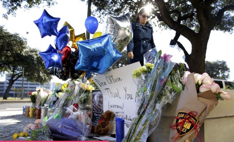 Detienen a hombre que asesinó a policía en Texas