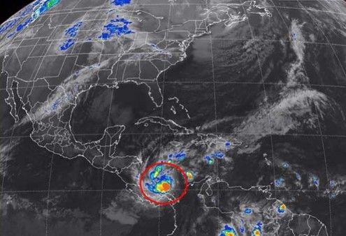 Huracán Otto toca tierra en Nicaragua - otto-ok-2