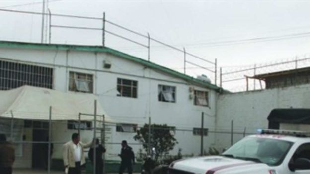 Se fugan 3 reos de cárcel de Pachuca