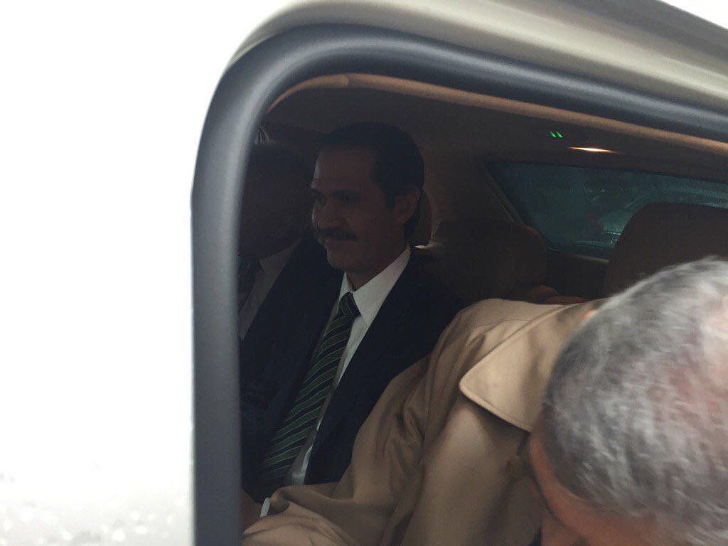 Padrés se entrega a las autoridades - padres