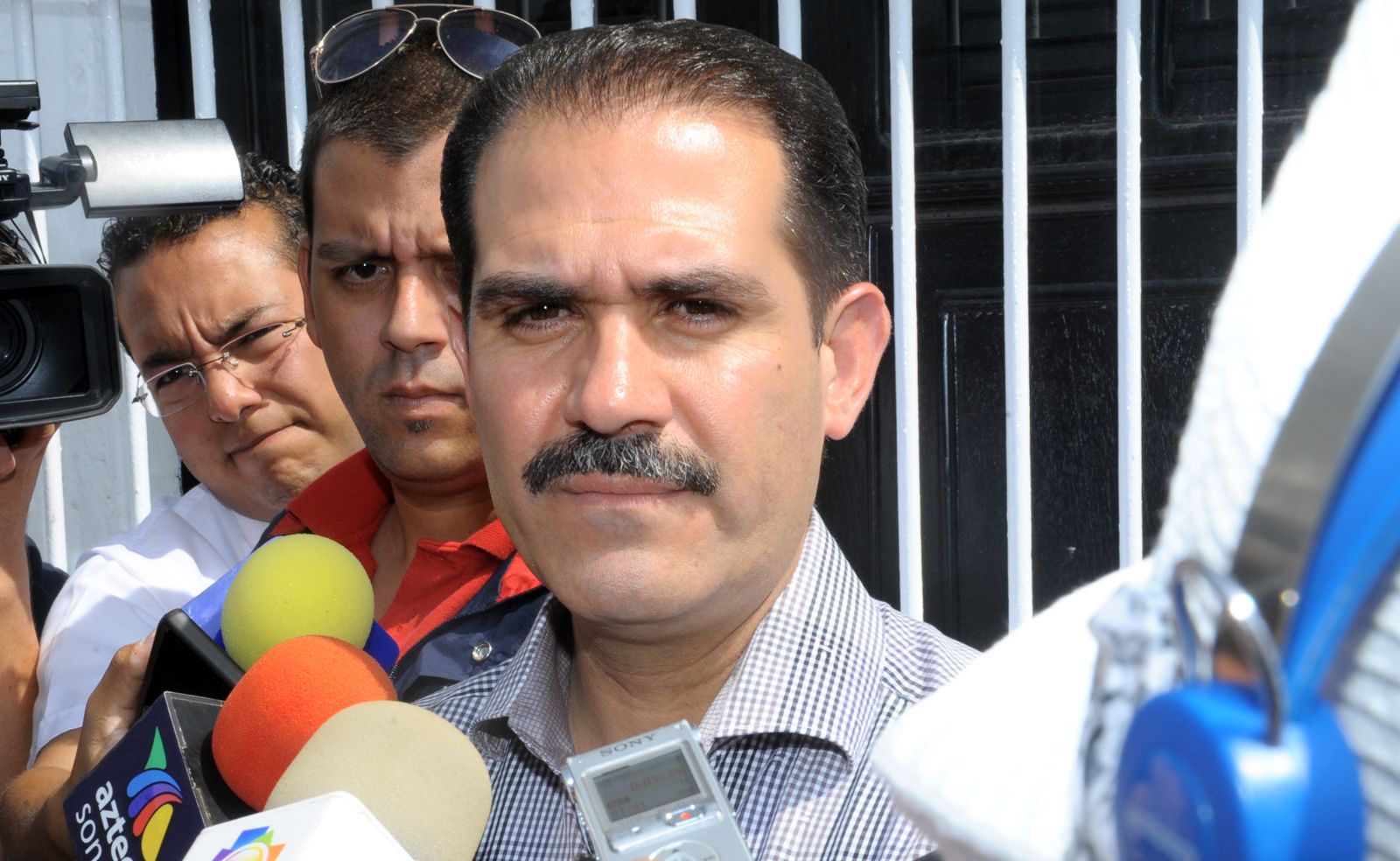 Hijo de Padrés se ampara ante posible orden de aprehensión