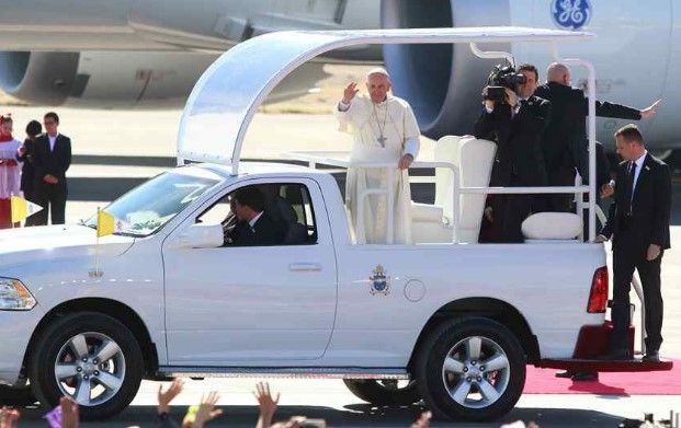Subastarán papamóvil que Francisco utilizó en su visita a México - papmovil-I