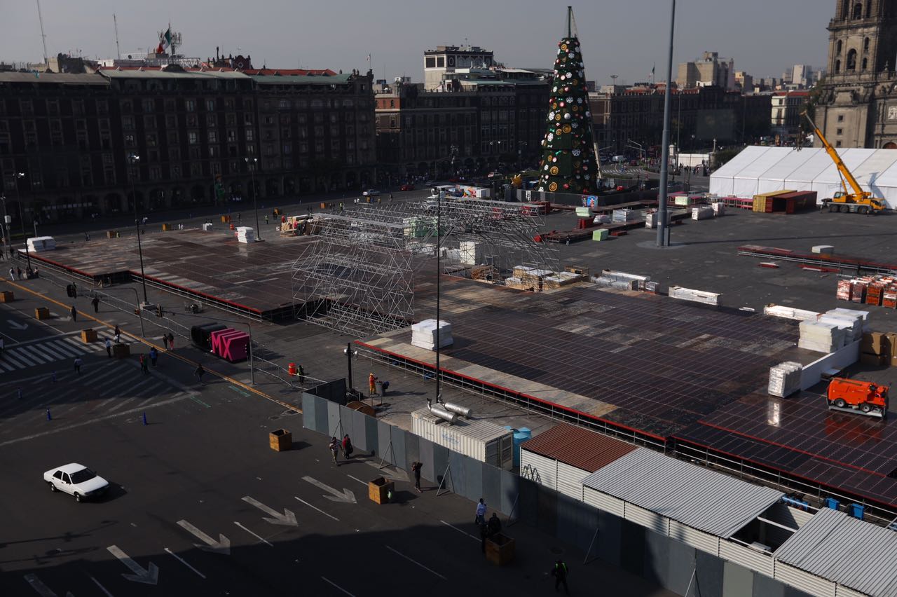 Reportan casi lista la pista de hielo en el Zócalo