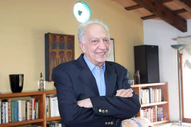 El escritor Sergio Pitol evoluciona favorablemente - pitol