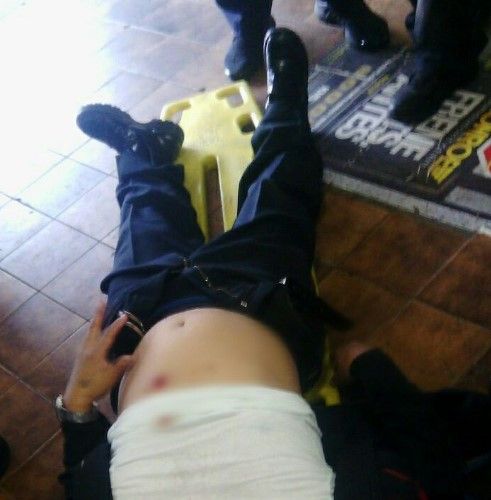 Video: el momento en que disparan a policía en refaccionaria - policía-1