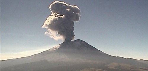 Caída de ceniza en 3 estados por fumarola de 5 km del Popocatépetl