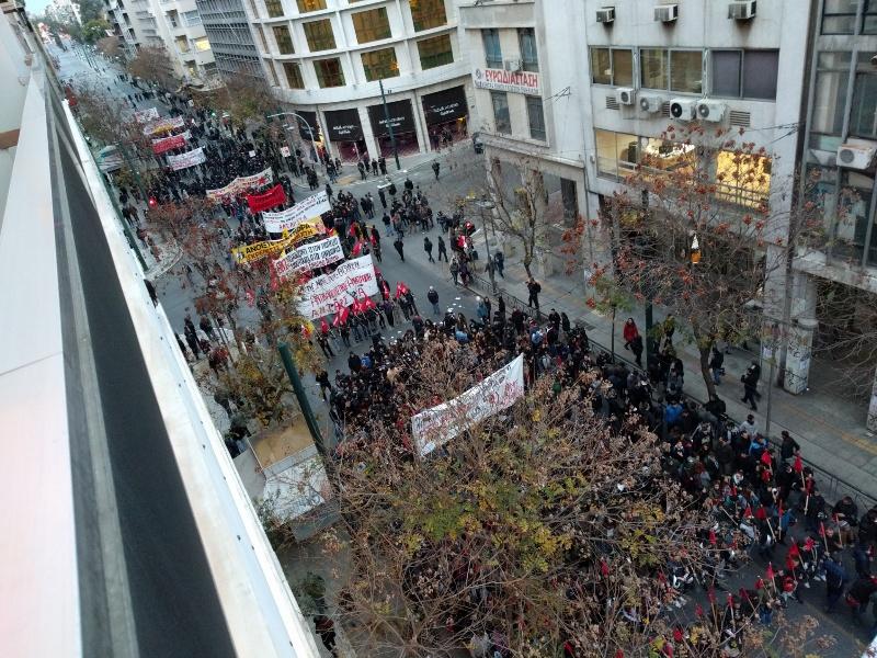 Encuentran bombas molotov en Atenas que serían usadas en marchas contra Obama - protestas-obama