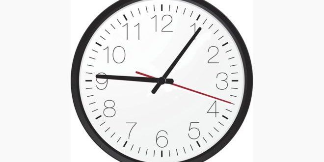 Aquí la jornada laboral inicia exactamente a las 09:06 h