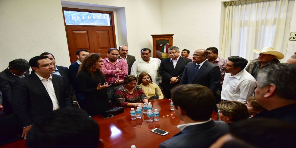 Subsecretario de Gobernación se reúne con alcaldes veracruzanos