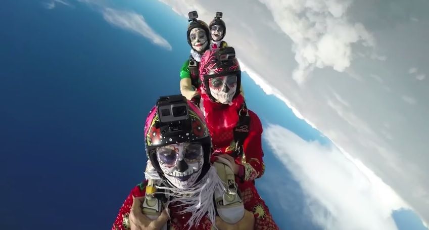 Video: catrinas bailan en el cielo - roberta-mancino-dia-de-muertos-1