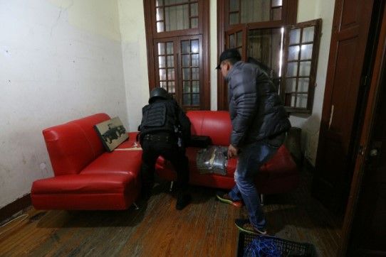 Liberan de invasores de tres años a casona en la Roma - roma-3