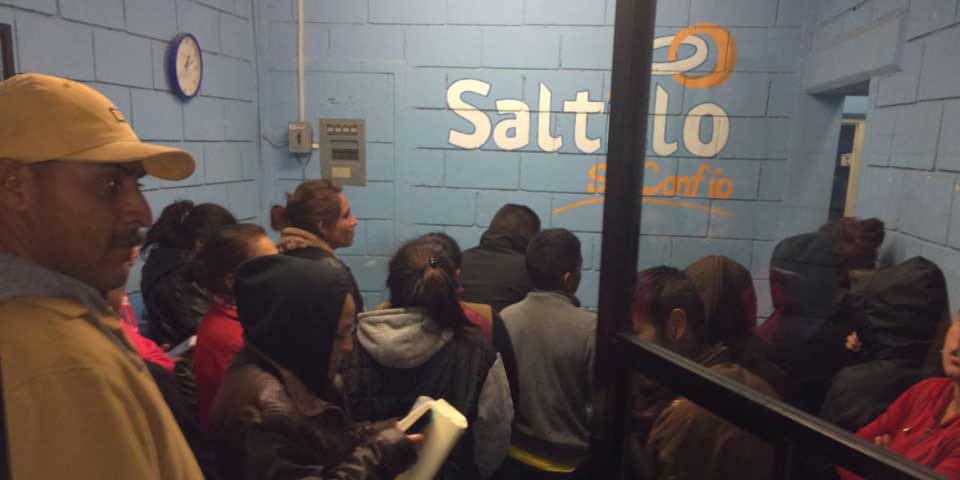 Detienen a 37 estudiantes de secundaria por riña en Saltillo