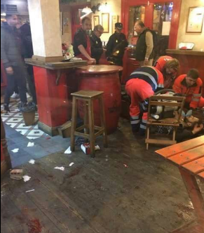 Enfrentamiento entre aficionados del Sevilla y la Juventus deja 3 heridos - sevilla-juventus-3