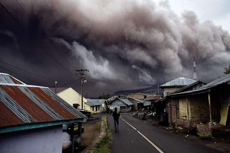Monte Sinabung, en Sumatra, arroja ceniza - sumatra
