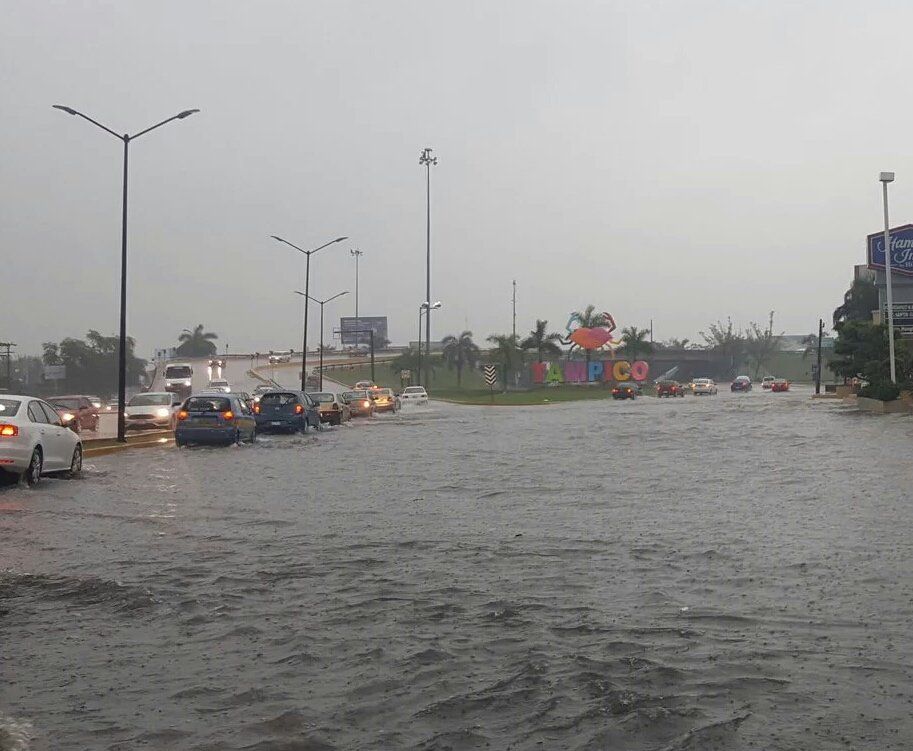 Recolectan víveres para damnificados por inundaciones en Tampico