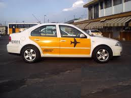 Cofece busca liberalizar el servicio de taxis en los aeropuertos - taxi-aeropuerto-1