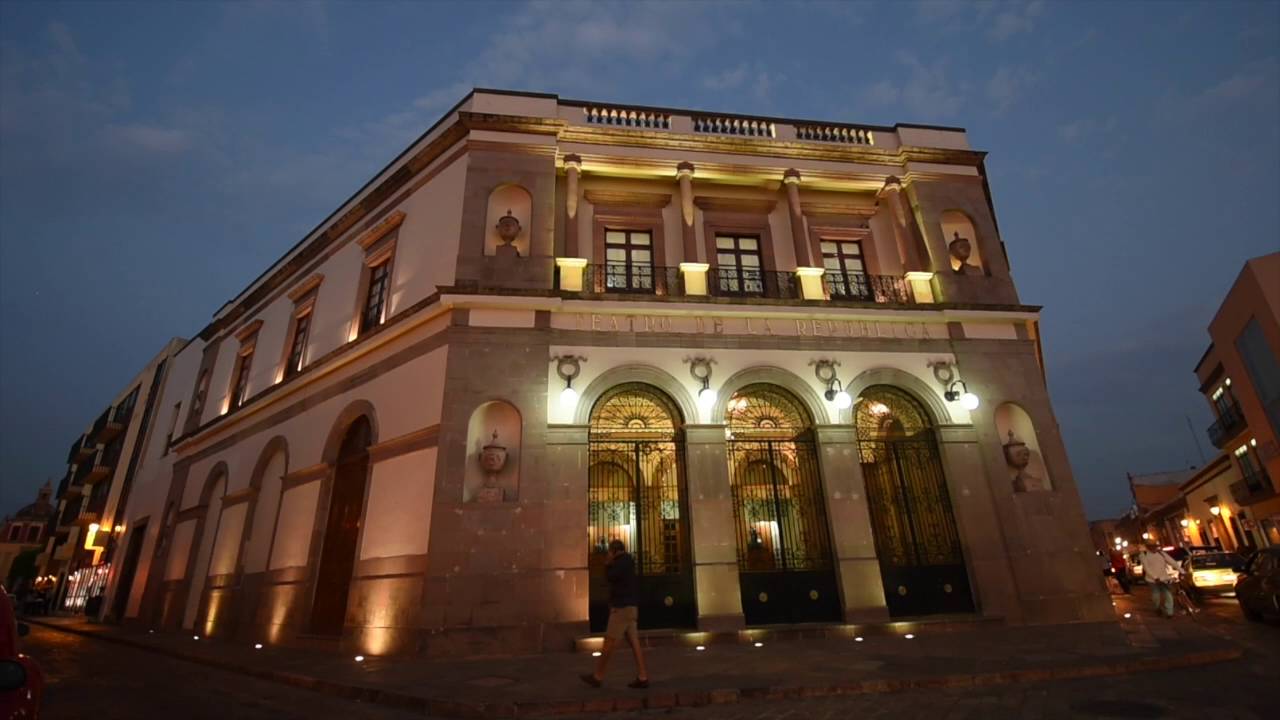 Senado aprueba compra del Teatro de la República