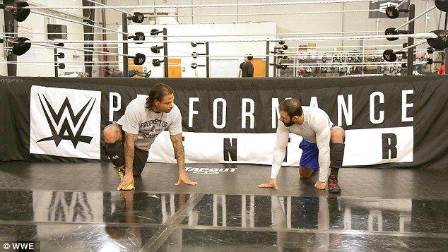 Exportero debuta con victoria como luchador de la WWE - tim-wiese-4-1