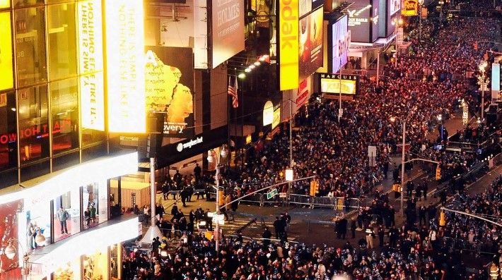 Estadounidenses a la espera de resultados electorales en Times Square - times-squareI