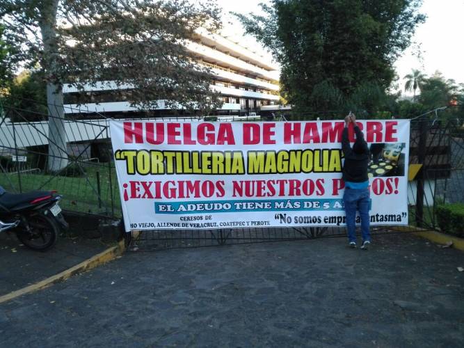 Bloquean secretaría en Veracruz por adeudo de tortillas por 12.5 mdp - tortillerías
