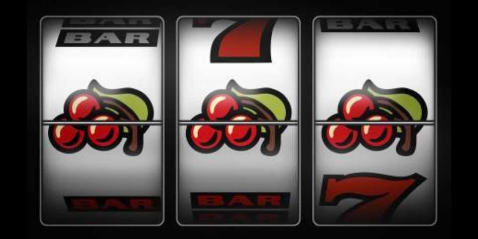 Le niegan premio de 43 mdd. Le regalan cena