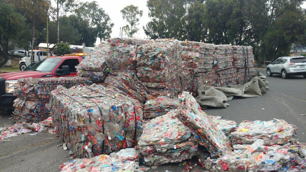 Vuelca tráiler en carretera Lechería-Texcoco - trailer-texoco-lecheria