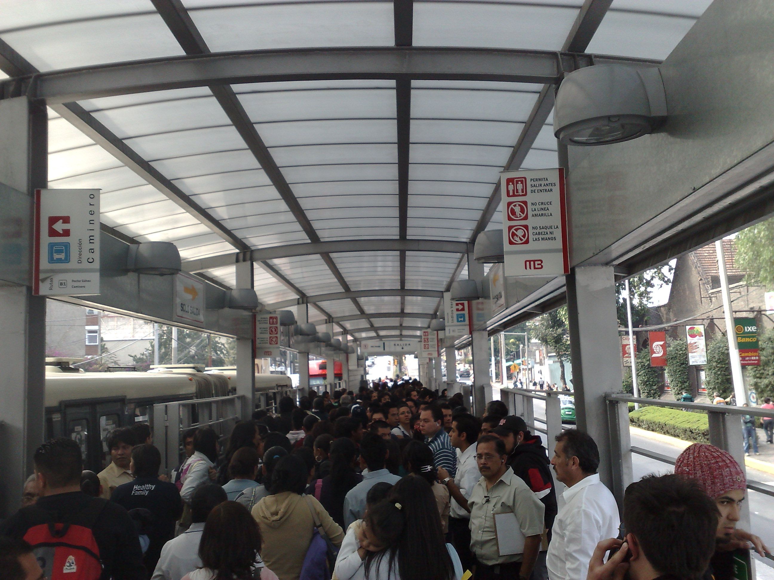 Precauciones básicas para evitar robos en el transporte público - transporte-público-3