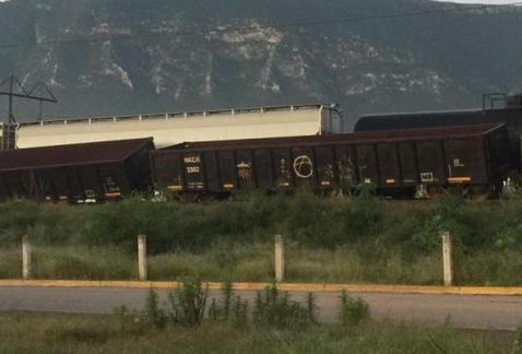 Descarrila tren en Nuevo León - tren-escobedo-2