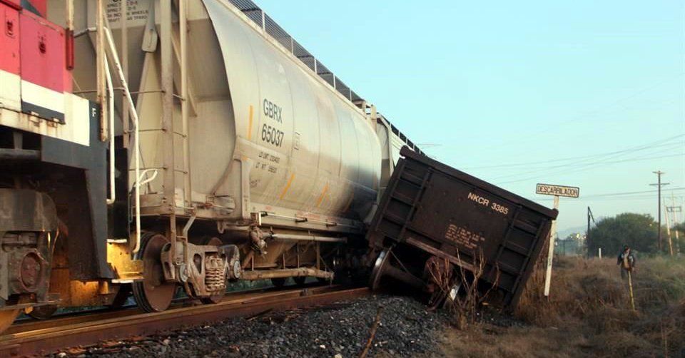 Descarrila tren en Nuevo León - tren-escobedo