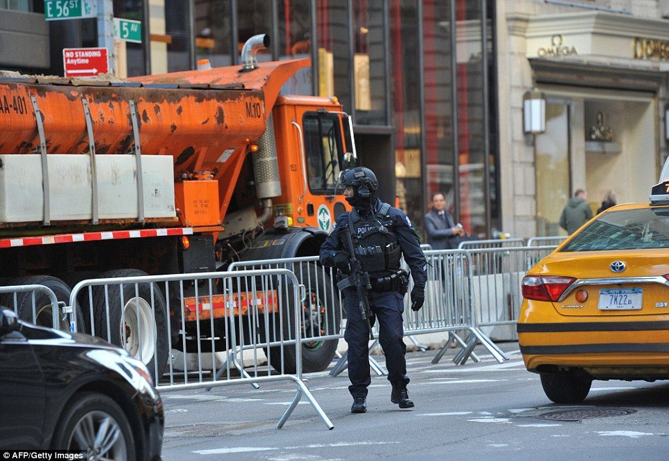 Prohíben a pilotos volar sobre residencias de Trump y Pence - trump-tower-7