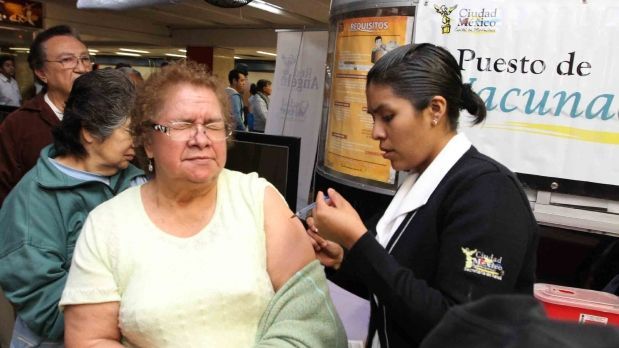 Campaña de vacunación contra la influenza en Metro y Metrobús