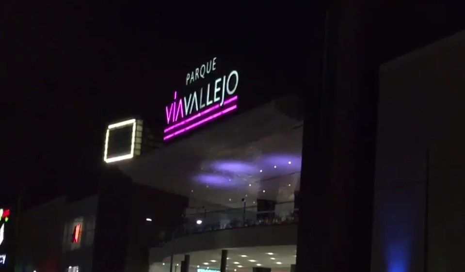 Dos trabajadores mueren aplastados por elevador en Vía Vallejo