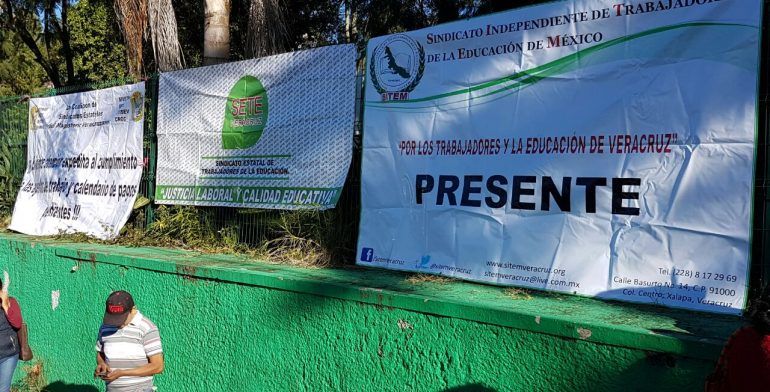 Bloqueos de maestros en Veracruz por falta de prestaciones - veracruz-5