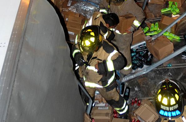 Vuelca tráiler en Eje Central - volcadura-eje-central-3