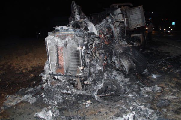 Tráiler choca e incendia patrulla en la México-Querétaro - volcadura-méxico-querétaro-5