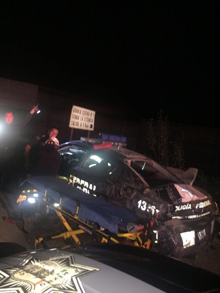 Tráiler choca e incendia patrulla en la México-Querétaro - volcadura-méxico-querétaro-768x1024