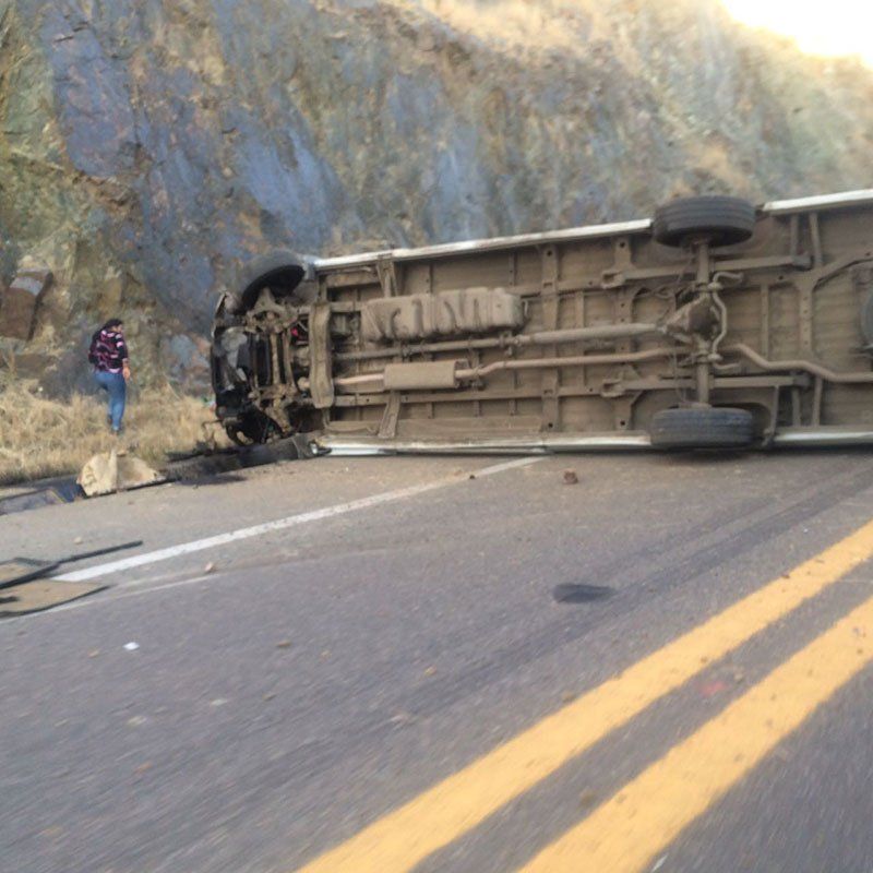 Volcadura en Oaxaca deja un muerto y 10 heridos - volcadura-oaxaca