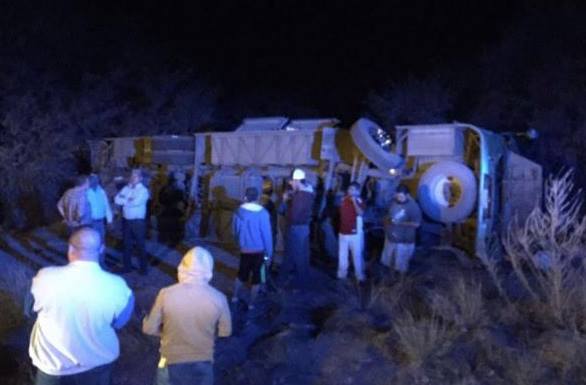 Volcadura de autobús deja 19 lesionados en Sonora