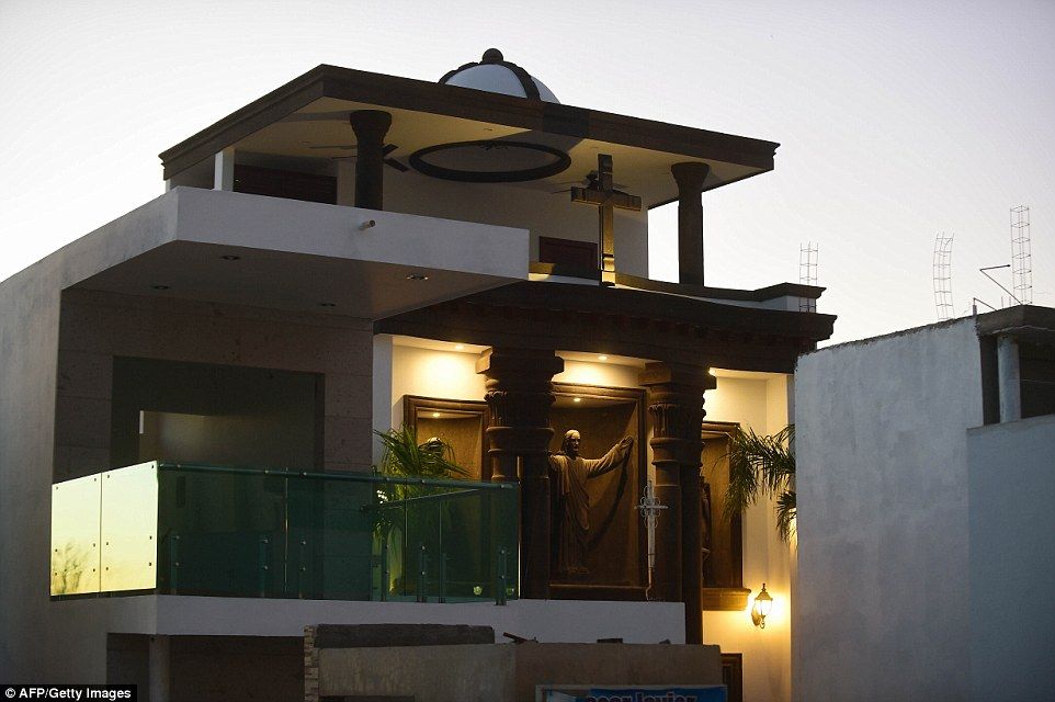 Las tumbas de lujo de los narcotraficantes - 02-4